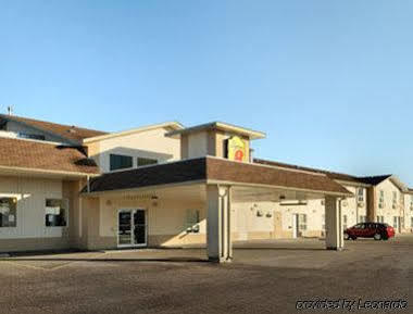 Super 8 By Wyndham Meadow Lake Εξωτερικό φωτογραφία